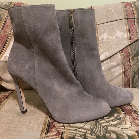LK BENNETT Nolan Grey Suede Stiletto Ankle Boots. Sz 42 EU = 11.5 US Women
N11-2 - Picture 5 of 9